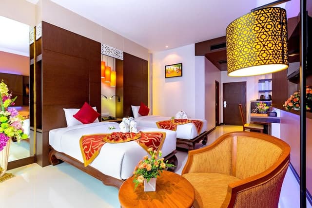 Grand Room, Pool View
