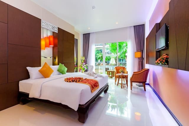 Grand Room, Pool View