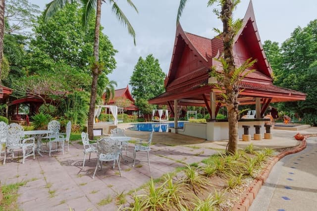 Poolside Thai Villa Twin bed