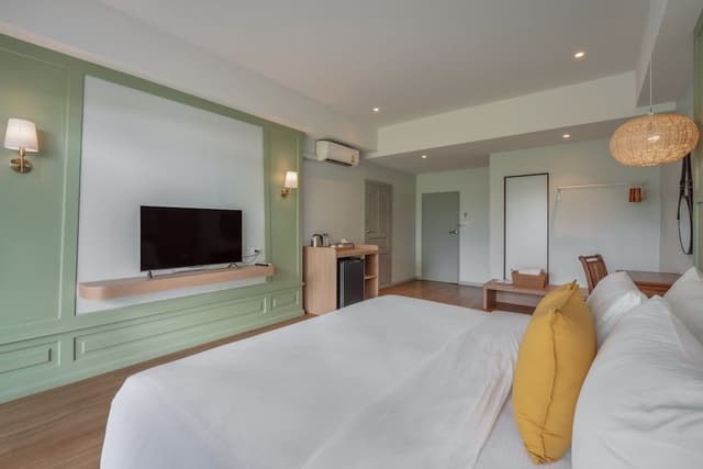 Deluxe Double or Twin Room