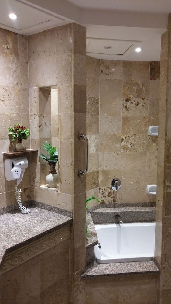 2 Bedroom Suite
