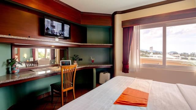 2 Bedroom Suite