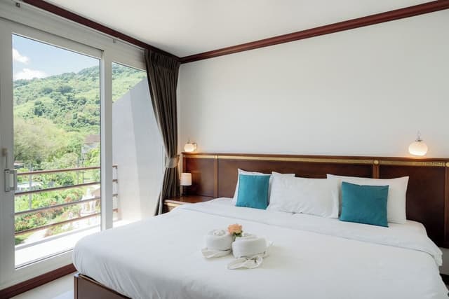 Deluxe Room, Balcony