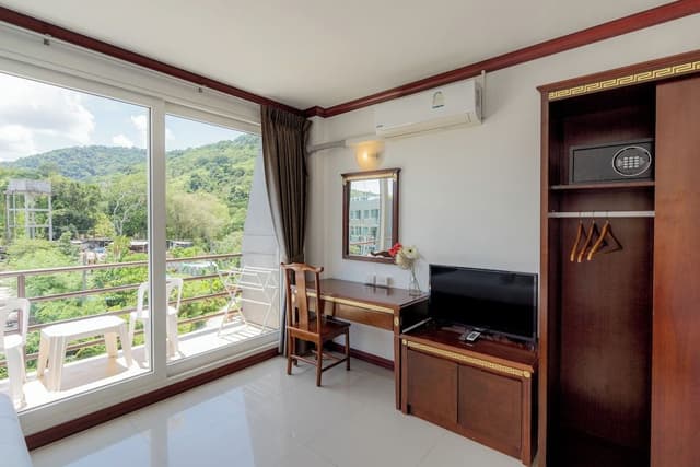Deluxe Room, Balcony