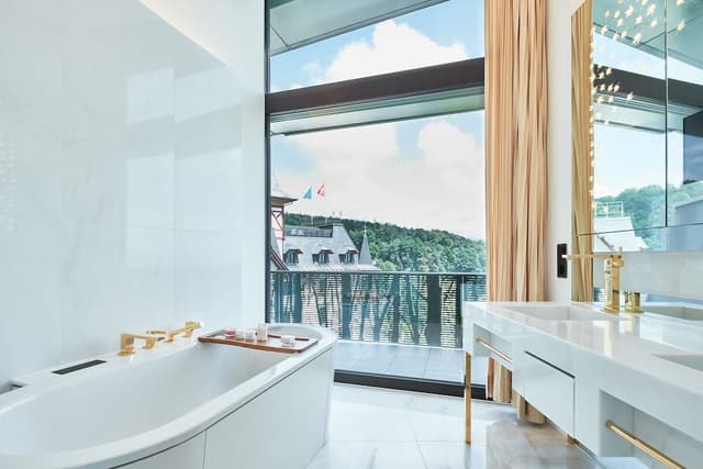 Carezza Suite, 230 m2, inspired by Alberto Giacometti, Butler, Spa Access (12 years+)