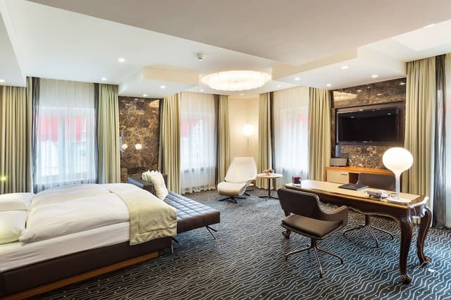 Senior Suite, 1 Bedroom, Balcony