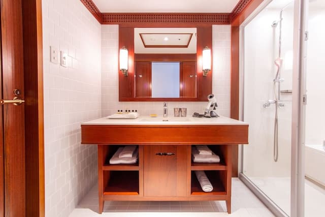 Premier Deluxe Twin With Ocean View (Club Lounge Access Included), Non Smoking