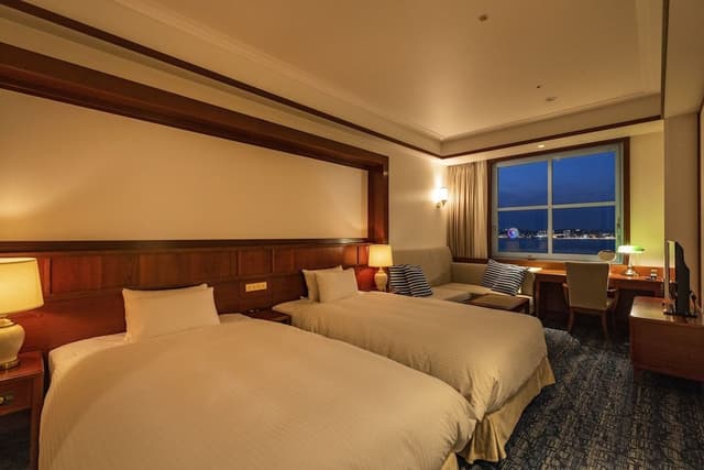 Premier Deluxe Twin With Ocean View (Club Lounge Access Included), Non Smoking