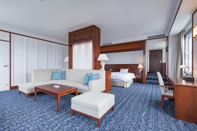 Premier Ocean Suite with Extra Bed (Club Lounge Access Included), Non Smoking