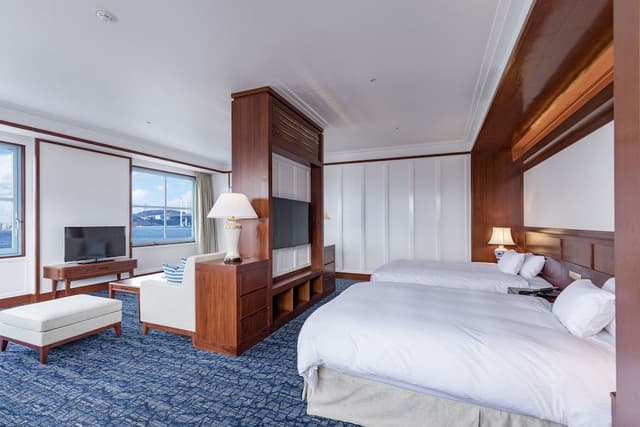 Premier Ocean Suite with Extra Bed (Club Lounge Access Included), Non Smoking