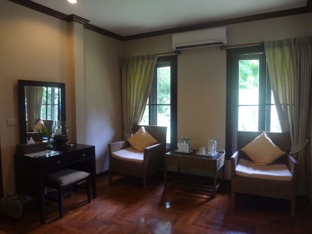 Suite Creek View