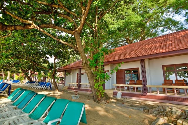 Bungalow, Beachside