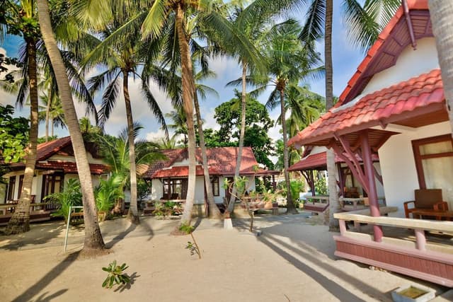 Bungalow, Beachside
