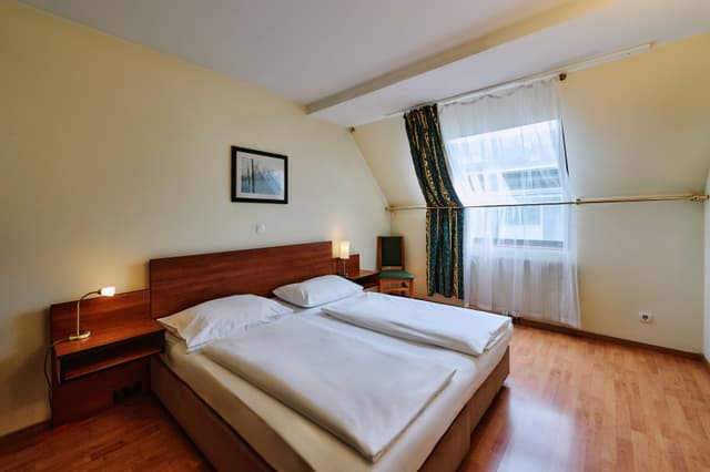 Connecting room