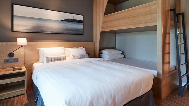 [Heated Pool Package] Family Bunk Terrace - Cabana for 2 hours + Chicken&Beer set