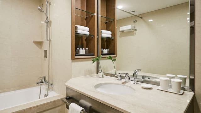 [Heated Pool Package] Family Bunk Terrace - Cabana for 2 hours + Chicken&Beer set