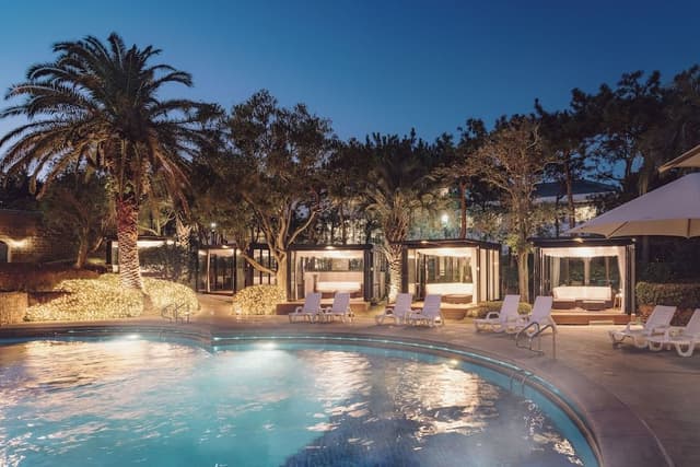 [Heated Pool Package] Family Bunk Terrace - Cabana for 2 hours + Chicken&Beer set