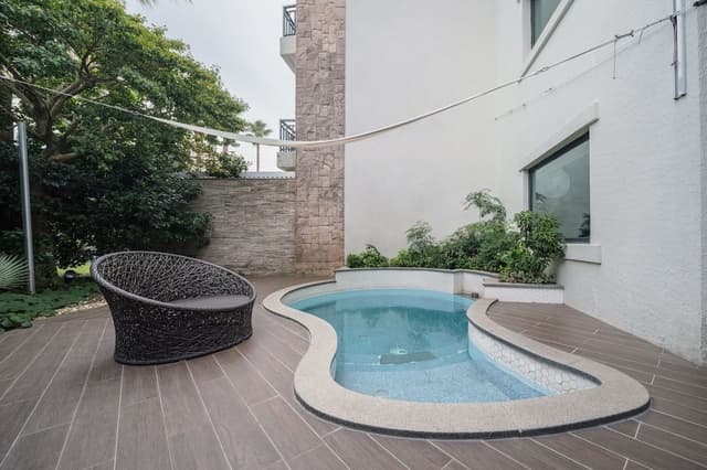 [Heated Pool Package] Family Pool (Private heated pool) - Cabana for 2 hours + Chicken&Beer set