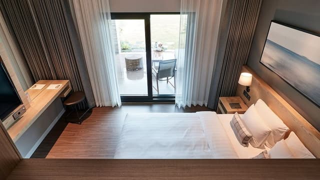[Heated Pool Package] Family Bunk Terrace - Cabana for 2 hours + Chicken&Beer set