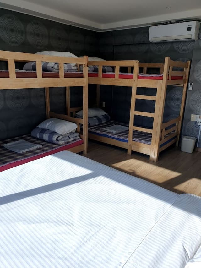 Family Room (6 Adults)