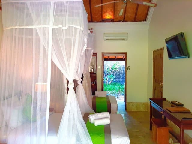 Standard Twin Room with Patio