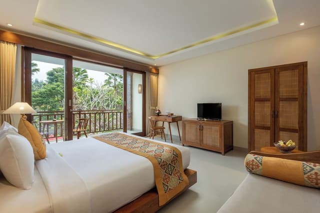 Superior Room, Balcony, Pool View