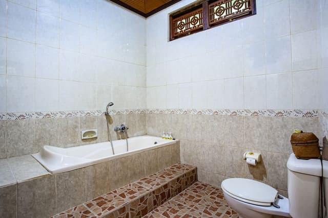 Deluxe With Shower