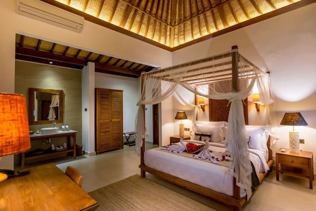 Honeymoon Suite