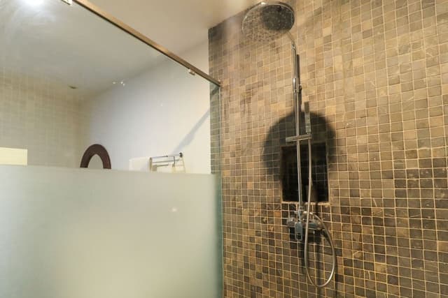 Twin Room with Shower