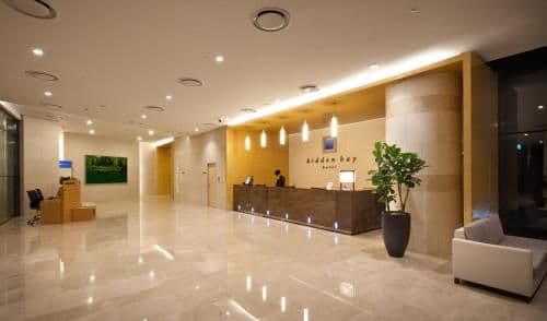 โรงแรมฮิดเดน เบย์