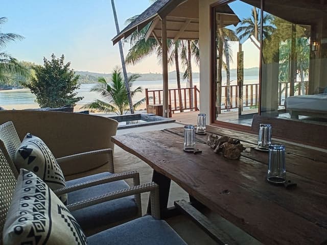 Beachfront Pool Villa