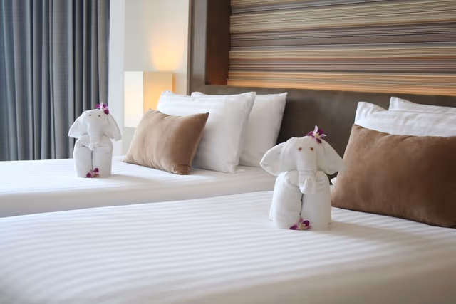 Deluxe Corner Room (Twin Bed) Sea View