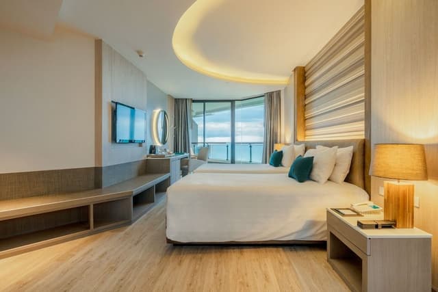 Deluxe Corner Room (Twin Bed) Sea View
