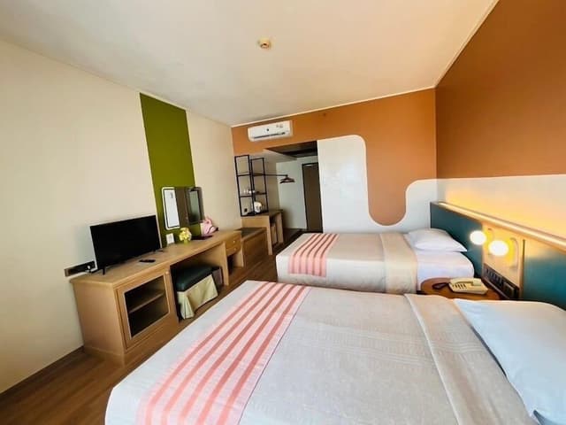 Grand Executive Room