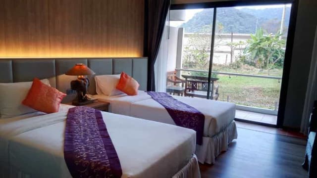 Hillside Deluxe Room