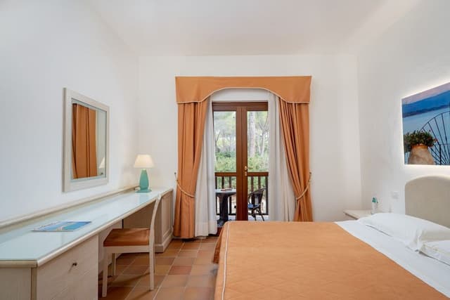 Single Room, Park View
