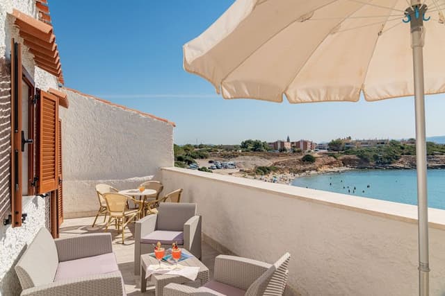 Family Room, Sea View