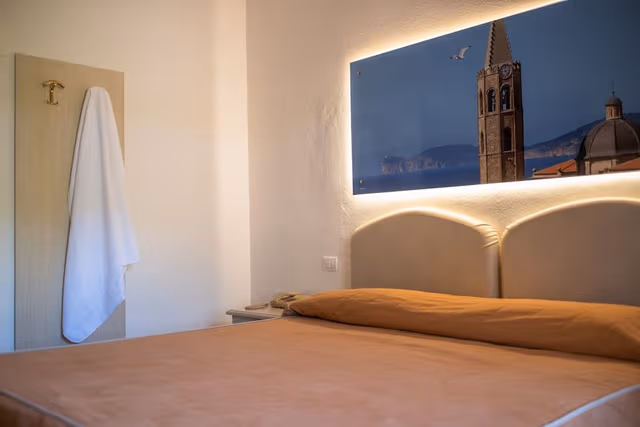 Single Room, Park View