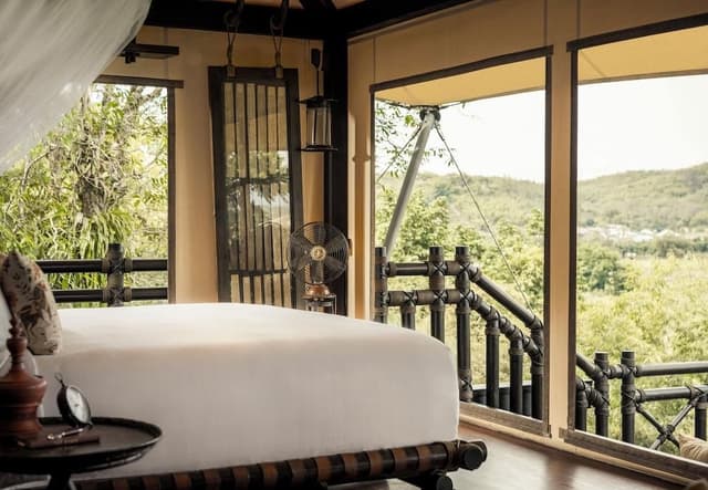Tent, 1 King Bed (Bamboo)