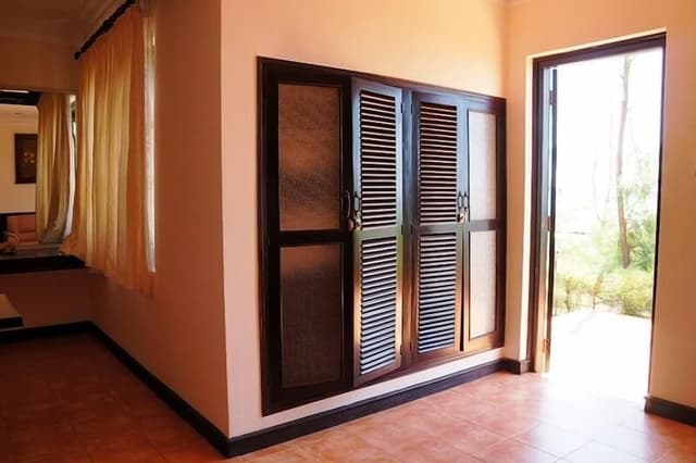 Bungalow, Garden View