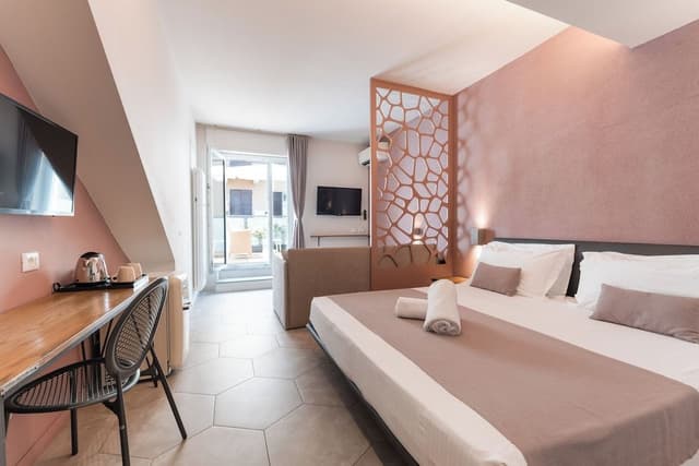 Design Suite, 1 Bedroom, Terrace, Garden Area