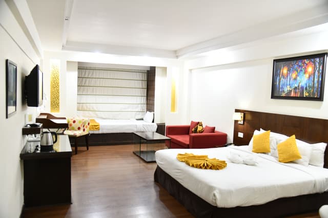 Super Deluxe Room (03 Bedded Room)