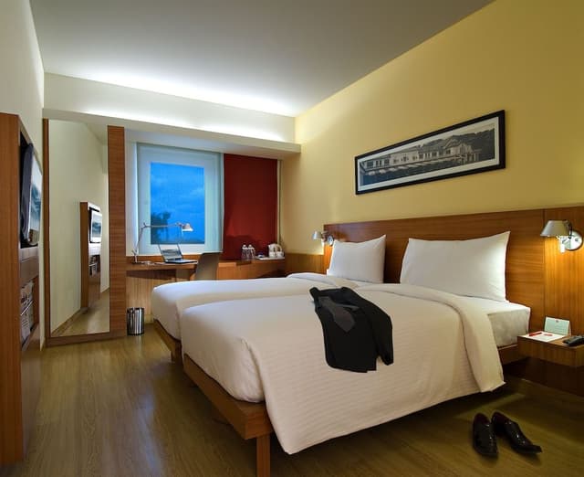 Standard Room, 1 Queen Bed