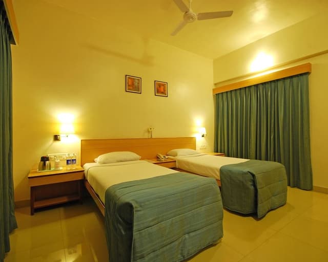 Executive Room, 1 Double or 2 Twin Beds