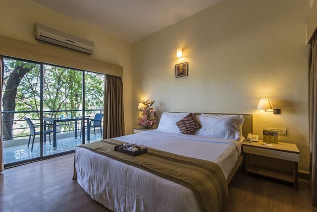Semi Deluxe Room