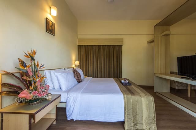 Semi Deluxe Room