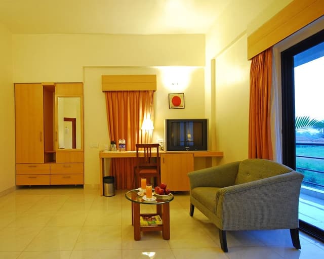 Semi Deluxe Room