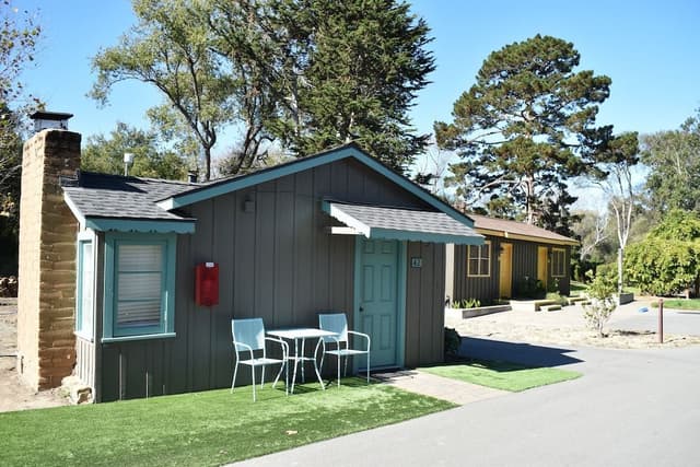 Studio (Cottage with Kitchenette)