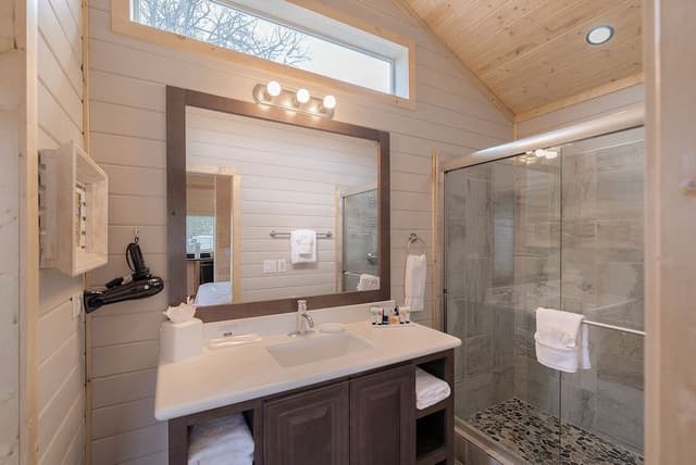 Studio Cottage with Wet Bar