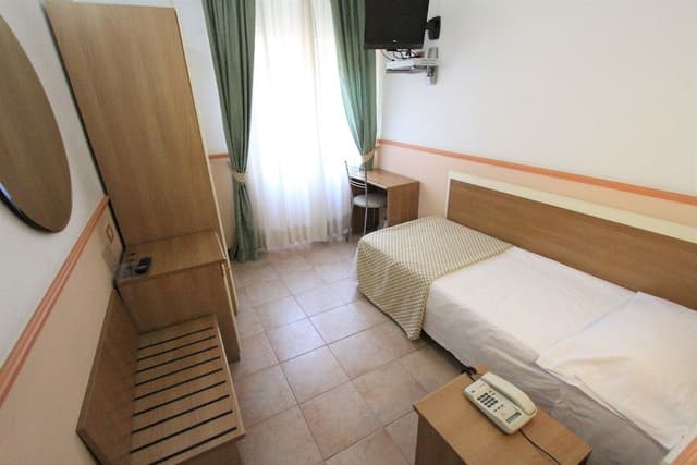 Economy Triple Room